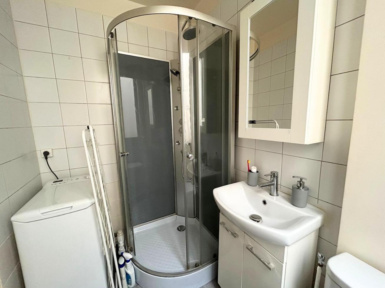 Cosy - Proche Metro - 2 Voyageurs * Levallois-Perret